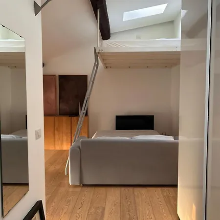 Charming Loft In Via Solferino - * Milan